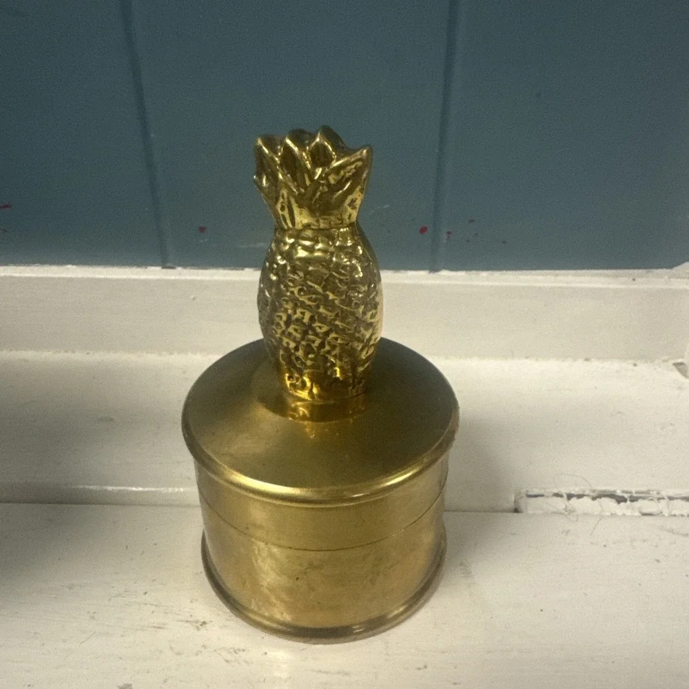 Vtg Brass Round Pineapple Small Stamp Trinket Box w/ Lid 3.75